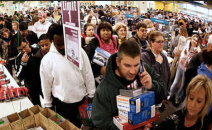Shoppers at Mall Black Friday 2013